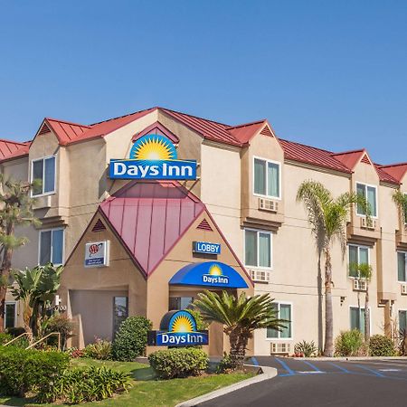 Days Inn By Wyndham Карлсбад Экстерьер фото