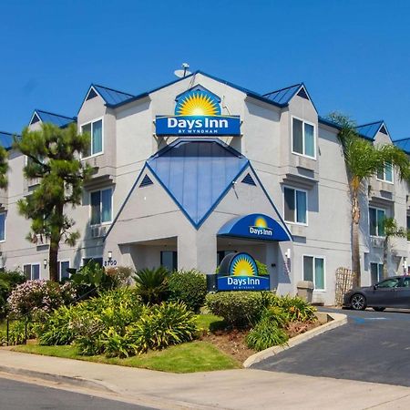 Days Inn By Wyndham Карлсбад Экстерьер фото