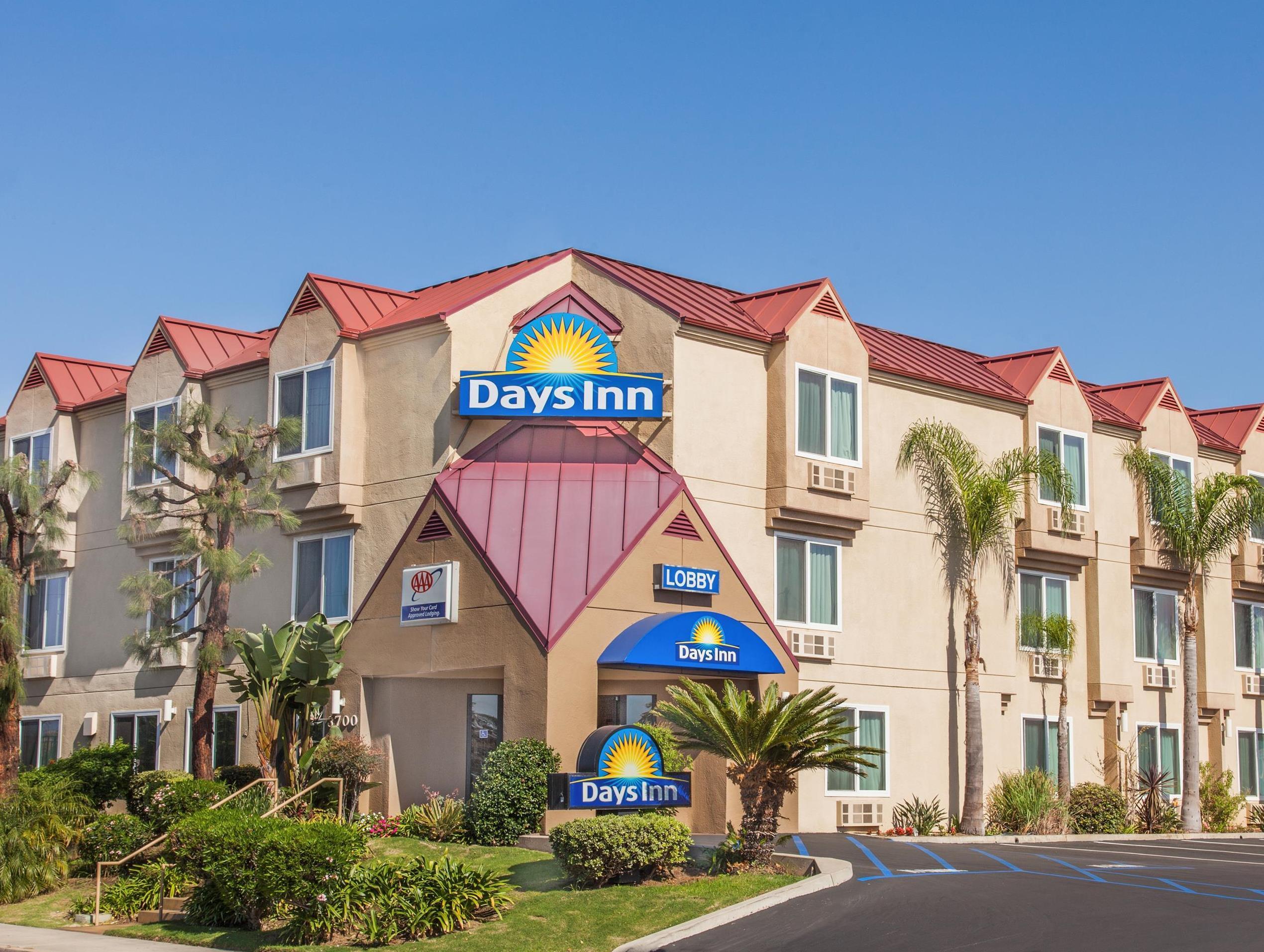 Days Inn By Wyndham Карлсбад Экстерьер фото
