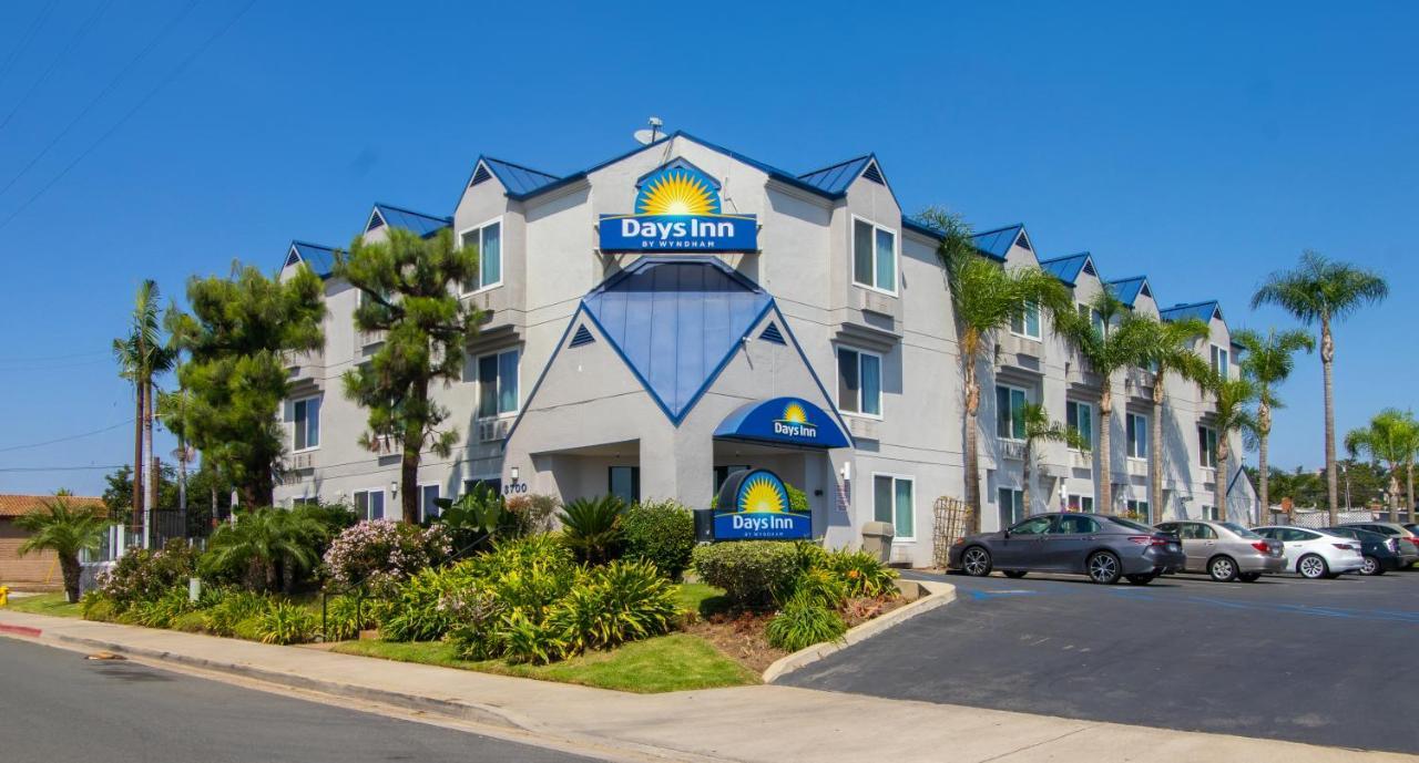 Days Inn By Wyndham Карлсбад Экстерьер фото
